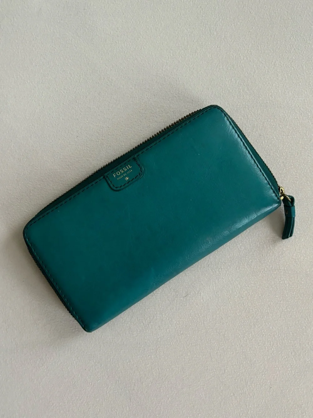Fossil genuine leather teal continental zip wallet